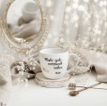 Kubek 300 ml - Mięsko zjedz, ziemniaczki zostaw - Babcia Zbliżenie na złote zdobienie na białym kubku porcelanowym Mięsko zjedz, ziemniaczki zostaw - Babcia nadzwyczajnie.mom