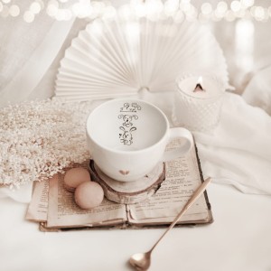 Biały kubek porcelanowy 500 ml - motyw trzech małych króliczków dla dziecka na Wielkanoc