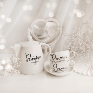 Zestaw 5 białych naczyń porcelanowych z personalizacją 1 litra i 250 ml - nadruk pan i pani z nazwiskiem i złote serce na każdą okazję dla pary