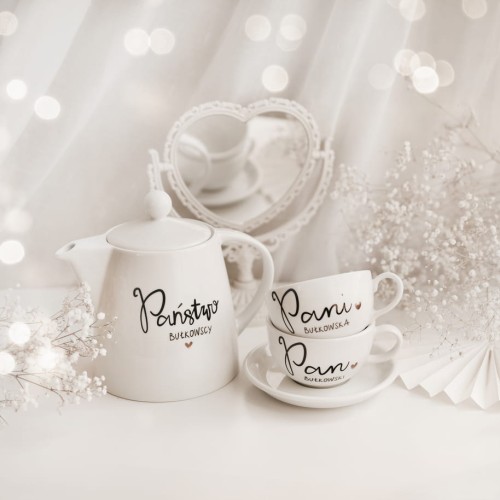 Zestaw 5 białych naczyń porcelanowych z personalizacją 1 litra i 250 ml - nadruk pan i pani z nazwiskiem i złote serce na każdą okazję dla pary