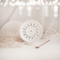 Biały spodek porcelanowy do filiżanki 250 ml z imionami dla pary na każdą okazję Biały filiżanka porcelanowa nadzwyczajnie.mom ze złotym zdobieniem i napisem Spodek do filiżanki 250 ml z imionami — 250 ml