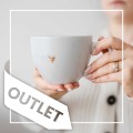 Kubek 500 ml - ZŁOTE SERCE + Zostaniesz moją chrzestną? NAPIS NA DNIE OUTLET Kubek porcelanowy ze złotym sercem + Zostaniesz moją chrzestną? NAPIS NA DNIE OUTLET nadzwyczajnie.mom — widok z boku na