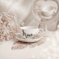 Filiżanka 250 ml ze spodkiem - Mąż z datą ZŁOTE SERCE Filiżanka porcelanowa ze złotym sercem ze spodkiem - Mąż z datą nadzwyczajnie.mom — widok z boku na białym tle