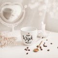Biały kubek porcelanowy z personalizacją 300 ml - napis super wujek z imieniem ze złotym sercem dla wujka na każdą okazję Kubek porcelanowy ze złotym sercem Super wujek z imieniem nadzwyczajnie.mom — widok z boku na białym tle
