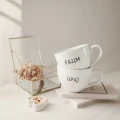 Zestaw 2 białych kubków porcelanowych 500 ml - motyw złotego serca z napisem Razem lepiej dla pary na walentynki 3P4A9190.webp