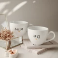 Zestaw 2 białych kubków porcelanowych 500 ml - motyw złotego serca z napisem Razem lepiej dla pary na walentynki 3P4A9195.webp