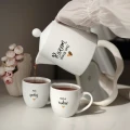 Biały dzbanek porcelanowy 1 litra - motyw złotego serca z napisem Razem smakuje lepiej dla pary na walentynki 3P4A9166.webp