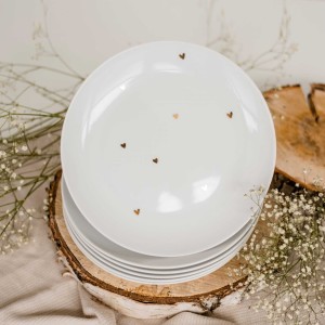 Biały talerz porcelanowy obiadowy 24 cm - motyw złotych serduszek dla mamy na Dzień Matki