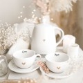 Zestaw Białej Porcelany 1 litra i 250 ml - Dzbanek i 2 Filiżanki z Napisem Mąż i Żona oraz Złotym Sercem na Ślub dla Pary Biały filiżanka porcelanowa nadzwyczajnie.mom ze złotym zdobieniem i napisem Białej Porcelany 1 litra i 250 ml - Dzbanek i