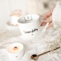 Biały kubek porcelanowy 300 ml - napis dzień dobry misiu i złote serce na rocznicę dla ukochanej osoby Biały kubek porcelanowy nadzwyczajnie.mom ze złotym sercem i napisem Dzień dobry misiu — 300 ml