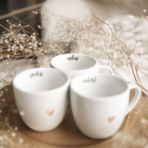 Zestaw 3 białych kubków porcelanowych zdobionych złotem - napisy miłość, spokój, radość dla bliskiej osoby na urodziny