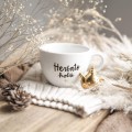 Biały kubek porcelanowy 500 ml - motyw złotego serca z napisem Herbatoholik dla miłośników herbaty na urodziny Kubek porcelanowy ze złotym sercem Herbatoholik nadzwyczajnie.mom — widok z boku na białym tle