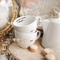 Zestaw Białej Porcelany Dzbanek 1 litra i 2 Kubki Porcelanowe 500 ml - Motyw Złotego Serduszka i Napis Jedyną Miarą Miłości Jest Miłość Bez Miary dla Pary na Walentynki Biały zestaw ze złotym zdobieniem nadzwyczajnie.mom 3 Elementów Białej Porcelany Dzbanek 1 litra i 2 Kubki Porcelanowe 500