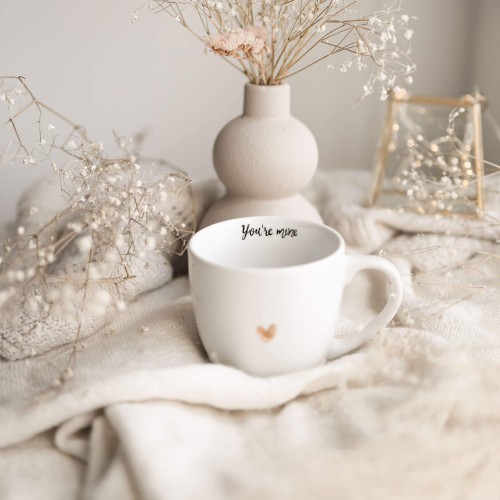 Biały kubek porcelanowy 300 ml - napis you're mine ze złotym sercem dla ukochanej osoby na walentynki