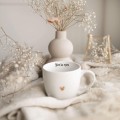 Biały kubek porcelanowy 300 ml - napis you're mine ze złotym sercem dla ukochanej osoby na walentynki Kubek porcelanowy ze złotym sercem You're mine nadzwyczajnie.mom — widok z boku na białym tle