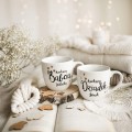 Zestaw 2 Białych Kubków Porcelanowych z Personalizacją 300 ml - Napis Kochana Babcia i Kochany Dziadek z Imionami oraz Złote Serca dla Dziadków na Każdą Okazję Personalizowany zestaw porcelanowy ze złotym zdobieniem jako idealny prezent — porcelana premium nadzwyczajnie.mom