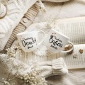 Zestaw 2 Białych Kubków Porcelanowych z Personalizacją 300 ml - Napis Kochana Babcia i Kochany Dziadek z Imionami oraz Złote Serca dla Dziadków na Każdą Okazję Biały zestaw ze złotym zdobieniem nadzwyczajnie.mom 2 Białych Kubków Porcelanowych z Personalizacją 300 ml - Napis Kochana