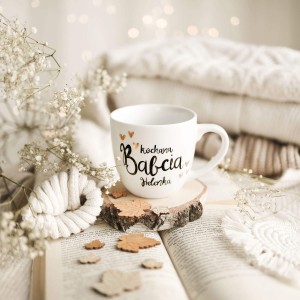 Biały Kubek Porcelanowy z Personalizacją 300 ml - Napis Kochana Babcia z Imieniem i Złote Serce dla Babci na Każdą Okazję