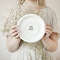 Biała Filiżanka Porcelanowa z Talerzykiem z Personalizacją 350 ml - Twój Napis dla Bliskiej Osoby na Każdą Okazję drukowany-na-spodku.jpg
