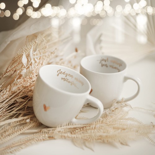 Zestaw 2 białych kubków porcelanowych 300 ml - złoty napis o miłości dla pary na walentynki